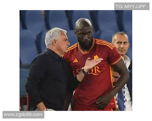 卢卡库代言的广告在比赛间隙首次亮相,掀起观众热潮! 卢卡库代言的广告在比赛间隙首次亮相,掀起观众热潮!